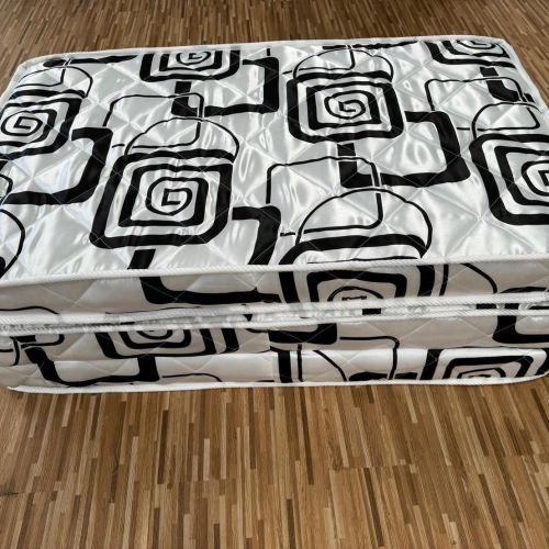 ที่นอนพับสามทบ