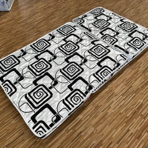 ที่นอนพับสามทบ