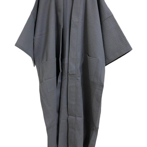 เสื้อคลุมอาบน้ำและรองเท้าสลิปเปอร์